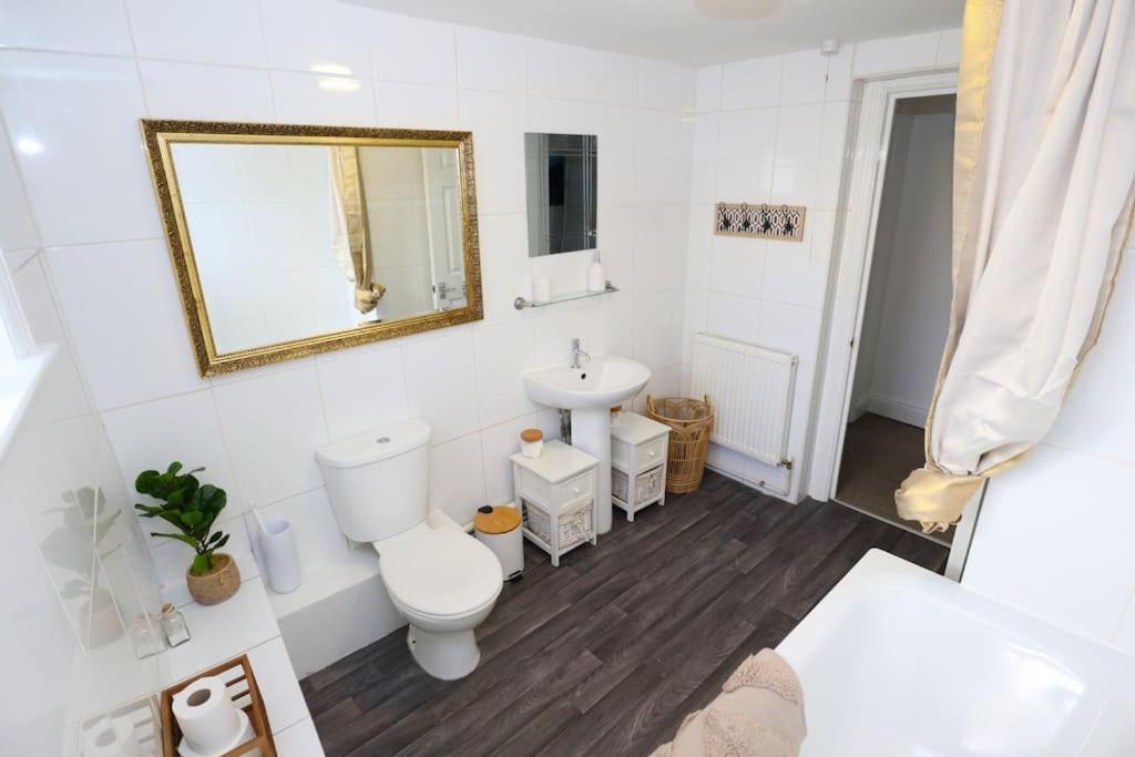 New Sunset Square Eastbourne 2 Bed Apartment, Long Stay Welcome المظهر الخارجي الصورة