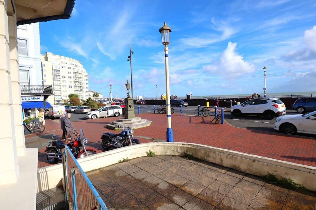 New Sunset Square Eastbourne 2 Bed Apartment, Long Stay Welcome المظهر الخارجي الصورة