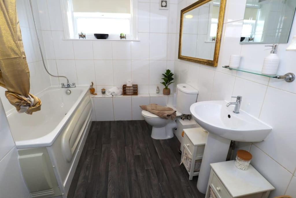 New Sunset Square Eastbourne 2 Bed Apartment, Long Stay Welcome المظهر الخارجي الصورة